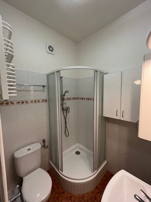 Kawalerka na Dolnym Mokotowie - całkowity koszt niecałe 2800 zł - Zdjęcie 4/11