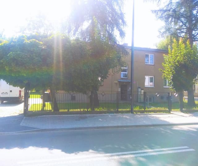 Przestronne 40m² z osobną kuchnią w zielonej części Andrzejowa - Zdjęcie 4/9