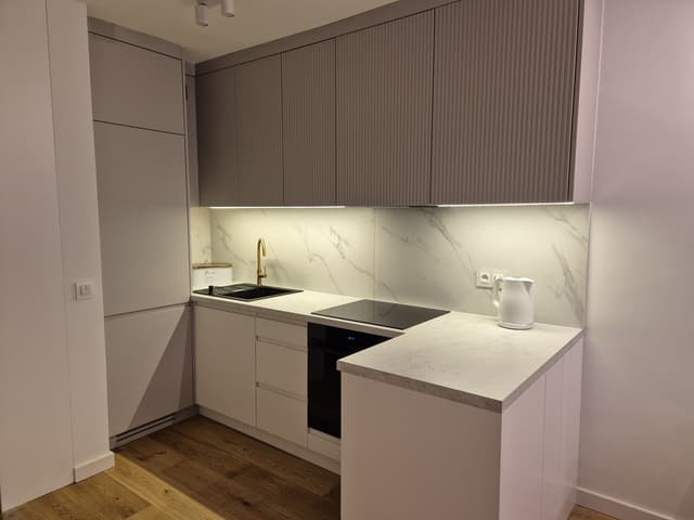 Przytulne studio w centrum | Modernistyczna kamienica | Metro - Zdjęcie 2/9