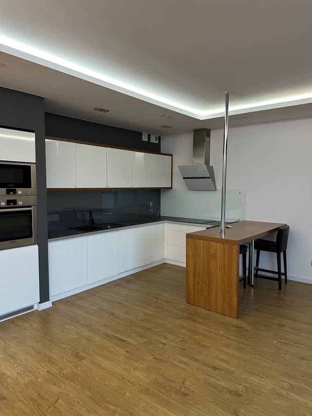 Przestronne 66m² po remoncie z balkonem, winda - Św. Teresy - Zdjęcie 2/12