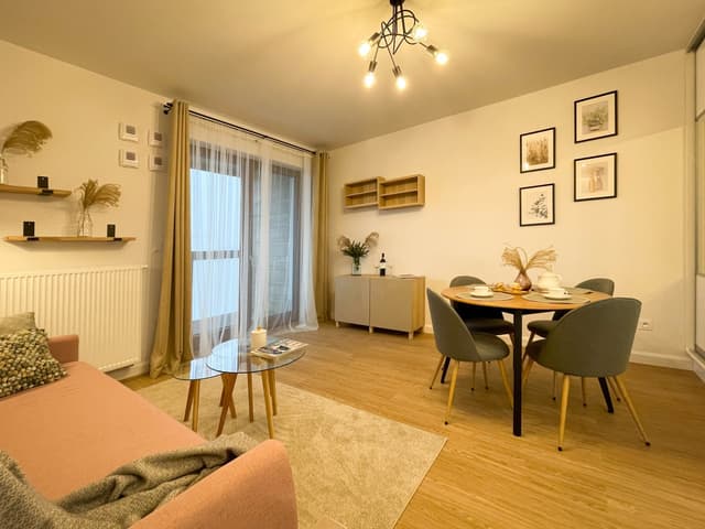 Nowoczesny apartament w biznesowym sercu Warszawy - Zdjęcie 2/20