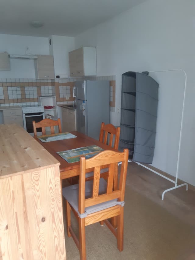 Przytulne, w pełni wyposażone mieszkanie w spokojnej dzielnicy - Zdjęcie 2/14