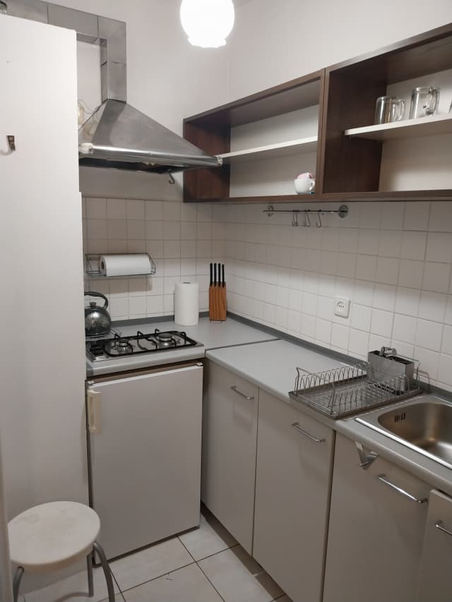 Przytulne studio z parkingiem w świetnej lokalizacji na Ochocie - Zdjęcie 2/8