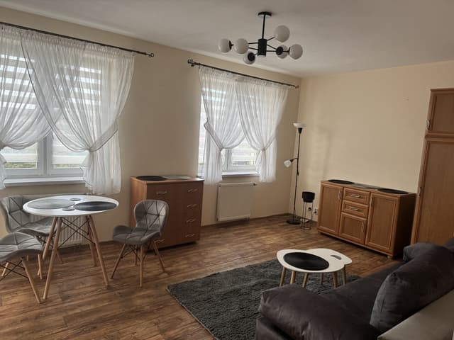 Przytulna kawalerka w spokojnej części Mistrzejowic - Zdjęcie 2/9