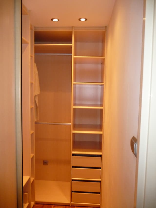 Przestronny apartament na Pradze-Północ w atrakcyjnej cenie - Zdjęcie 2/14