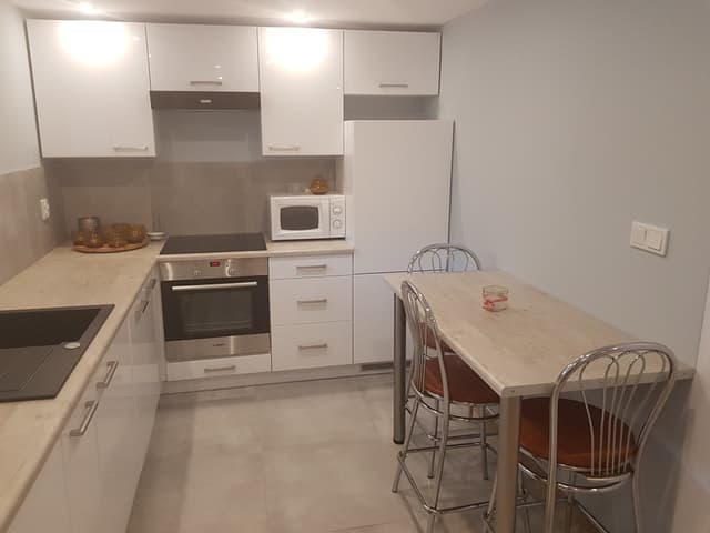Przestronne 39 m² przy Kołobrzeskiej - spokojna lokalizacja - Zdjęcie 2/10