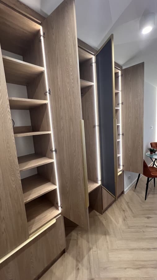 Nowoczesny apartament przy ul. Jasnej w doskonałej lokalizacji - Zdjęcie 3/8
