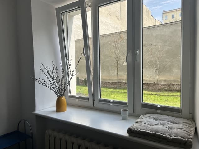 Nowoczesna kawalerka w sercu Warszawy - Śródmieście - Zdjęcie 2/13