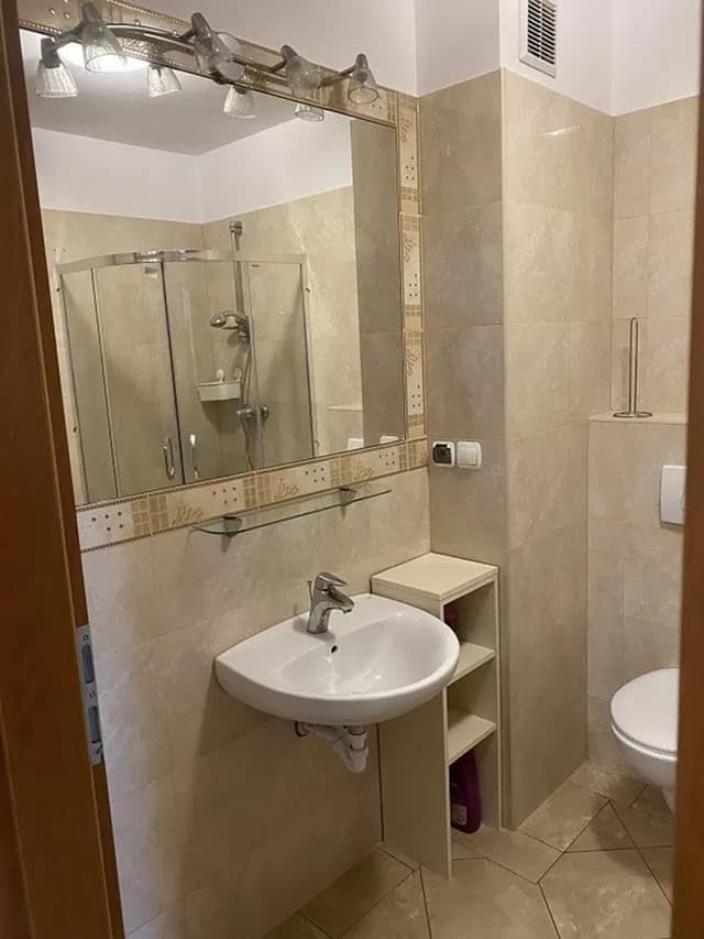 Przytulne mieszkanie w atrakcyjnej lokalizacji Nowego Miasta - Zdjęcie 5/10