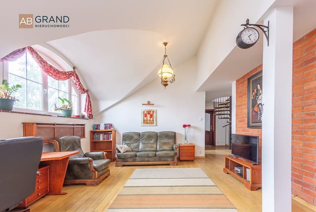 Stylowy dwupoziomowy apartament w centrum Białegostoku - Zdjęcie 2/12