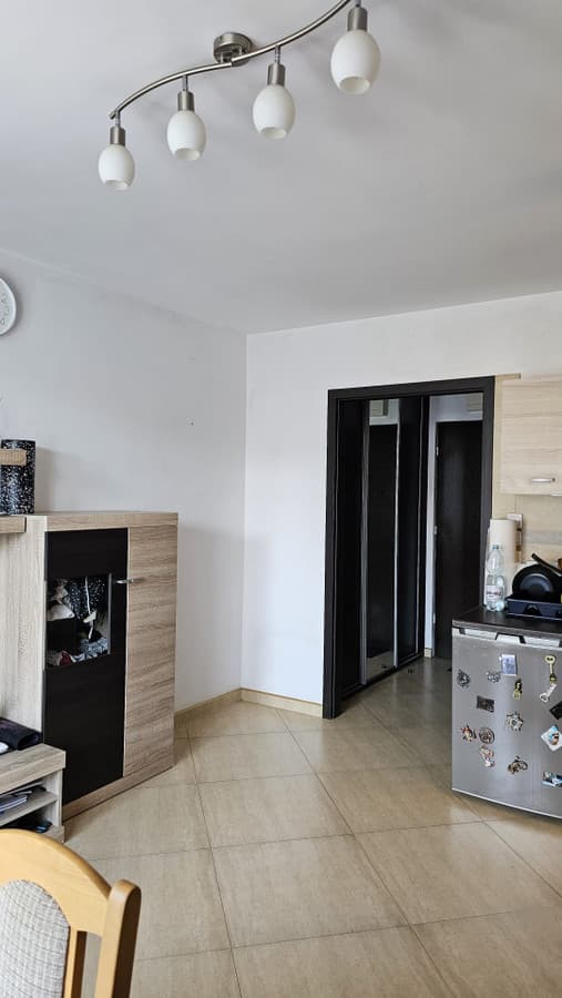 Elegancka kawalerka w Podgórzu Duchackim, gotowa do zamieszkania - Zdjęcie 2/7