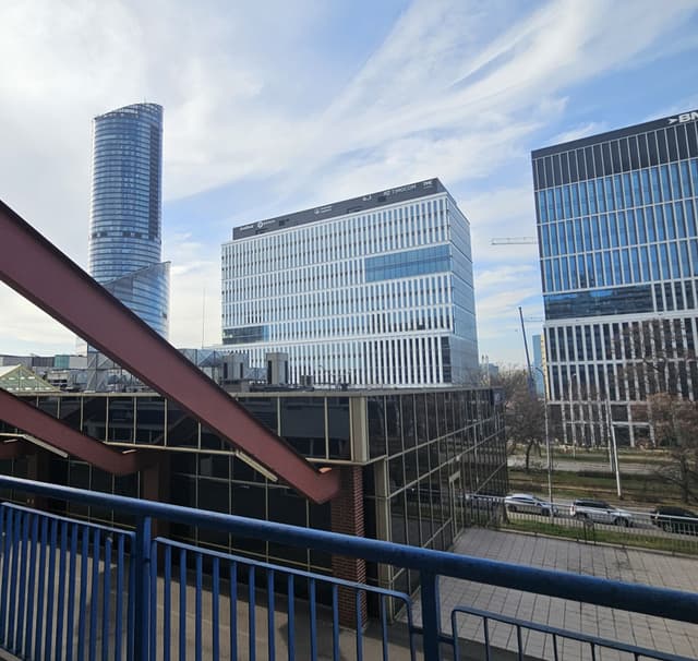 Przestronne mieszkanie w pożądanej dzielnicy Krzyki - Zdjęcie 2/10