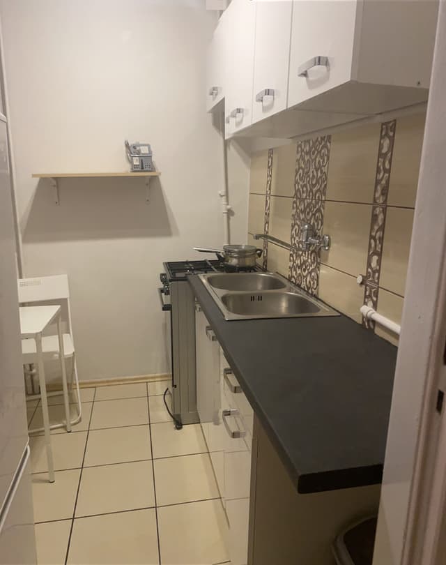 Przytulne studio po remoncie w centrum Karolewa - Zdjęcie 3/13