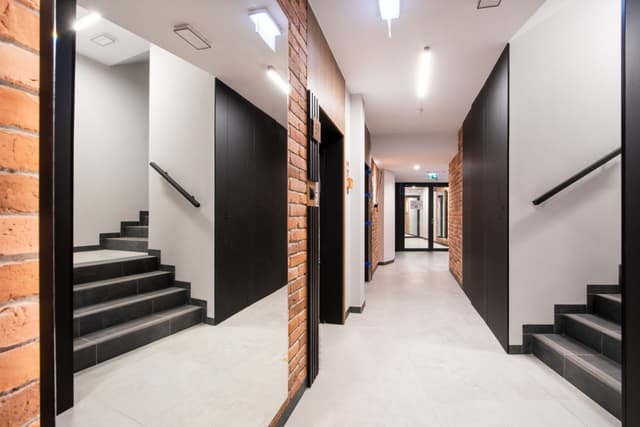 Przestronne mieszkanie w sercu Pragi-Północ - Zdjęcie 5/7