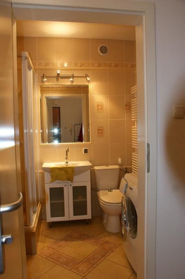 Przytulne 40m² na Ochocie - świetna lokalizacja, pełne wyposażenie - Zdjęcie 5/5