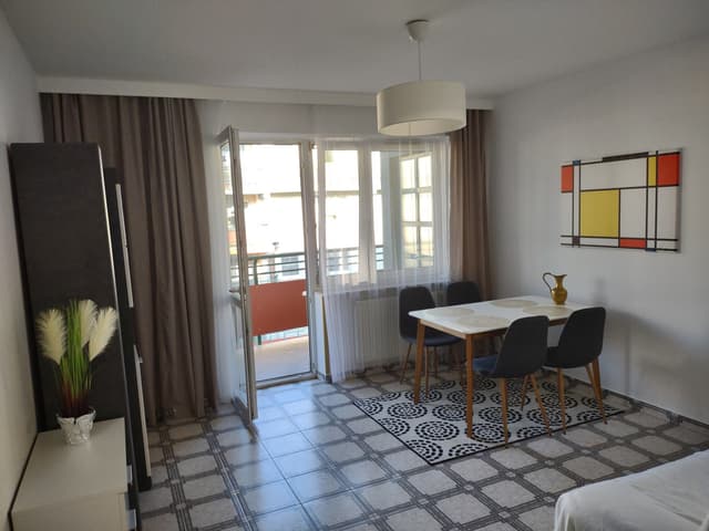Odnowione mieszkanie 34m² na spokojnym Czechowie Północnym - Zdjęcie 2/12