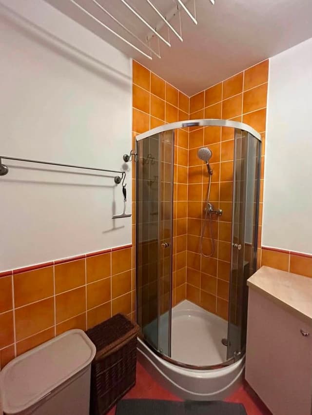 Komfortowe mieszkanie z klimatyzacją na Woli – all inclusive - Zdjęcie 2/4