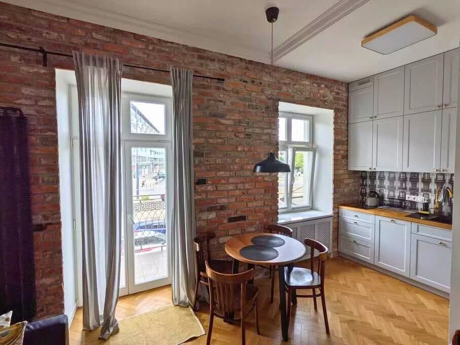 Klimatyczne 27m² w przedwojennej kamienicy na Pradze-Północ - Zdjęcie 1/17