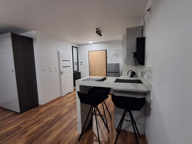 Nowoczesny apartament 36m² w Ursusie, w pełni wyposażony - Zdjęcie 4/9