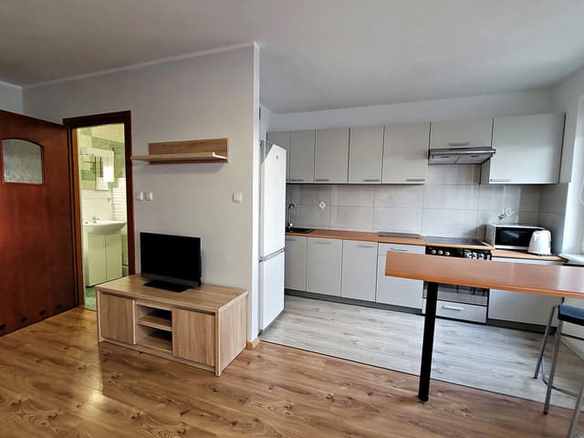 Umeblowane mieszkanie na Nieborowskiej z parkingiem - Zdjęcie 3/11