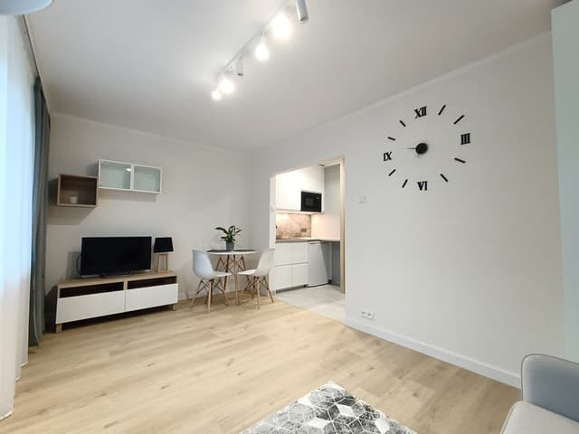 Funkcjonalny apartament w Prądniku Czerwonym - Zdjęcie 2/8