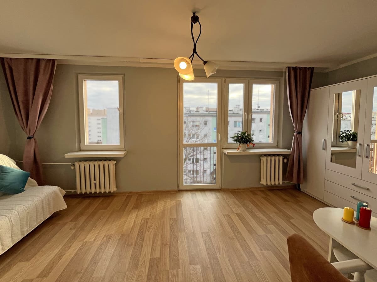 Słoneczne studio z balkonem w Mistrzejowicach - świetna lokalizacja - Zdjęcie 1/13