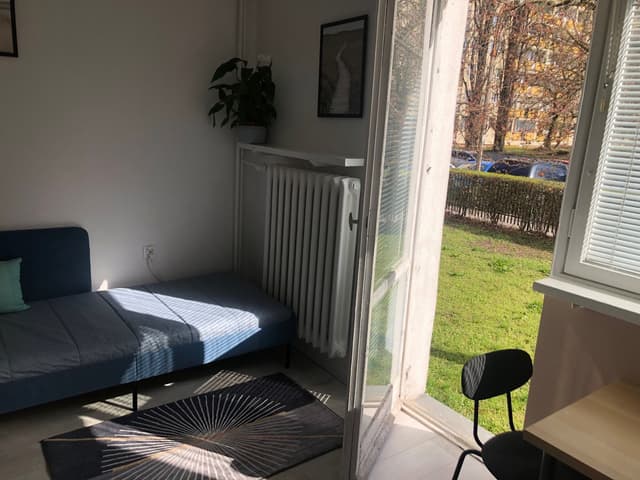 Przytulna kawalerka w sercu warszawskiej Pragi przy Ząbkowskiej - Zdjęcie 2/13