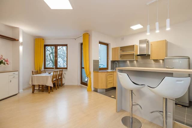 Przestronne 40m² w centrum Warszawy - doskonała lokalizacja - Zdjęcie 3/10