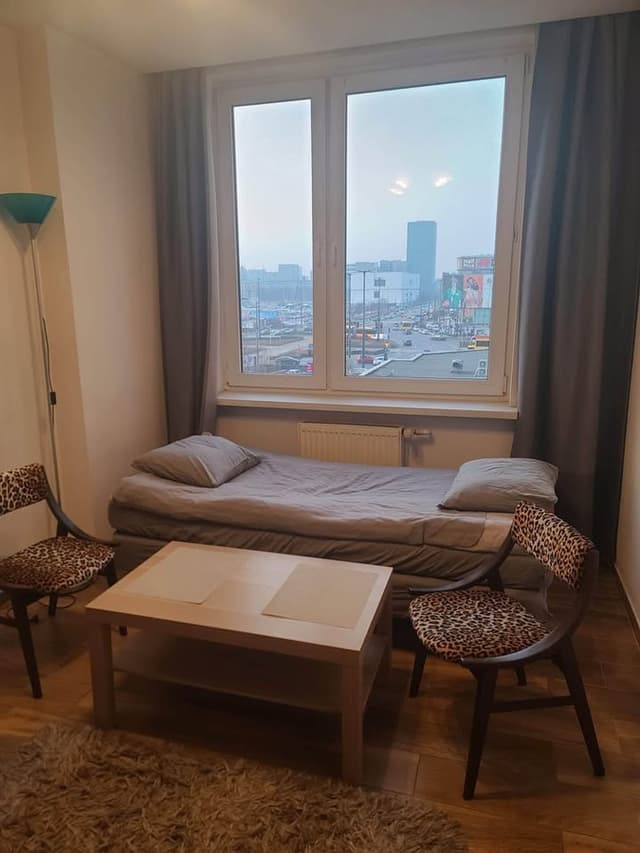 Przestronne 26 m² w sercu Warszawy - Śródmieście - Zdjęcie 2/6