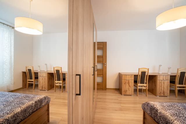 Przestronne 52m² przy Hallera, 2 pokoje, świeżo po remoncie - Zdjęcie 4/7