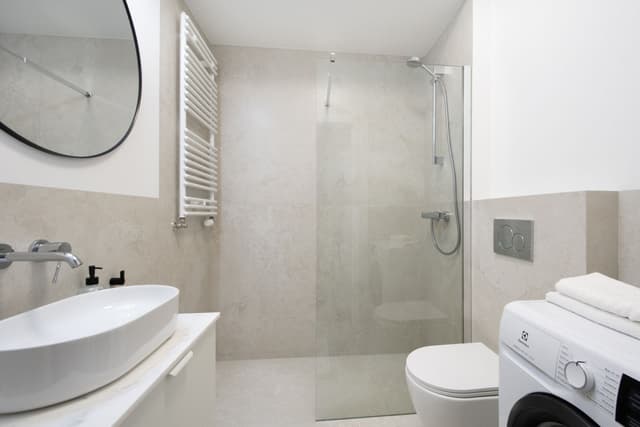 Przestronne mieszkanie w sercu Pragi-Północ - Zdjęcie 3/7