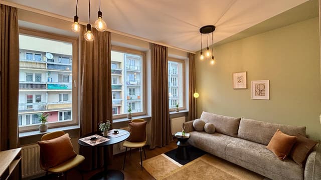 WYNAJMĘ KAWALERKĘ W BARDZO DOBREJ LOKALIZACJI UL. LEA-BEZPOŚREDNIO - Zdjęcie 2/7