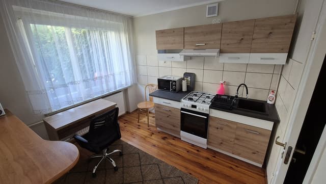 Przytulna kawalerka w spokojnej części Psiego Pola - Zdjęcie 2/6