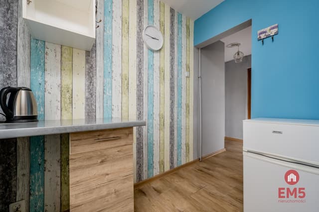 Ustawna kawalerka z osobną kuchnią na Bojarach, blisko centrum - Zdjęcie 2/7