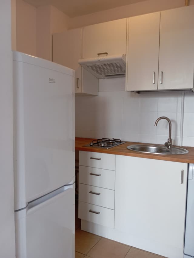 Przestronne 28 m² w sercu Pragi-Południe - doskonała lokalizacja - Zdjęcie 3/6