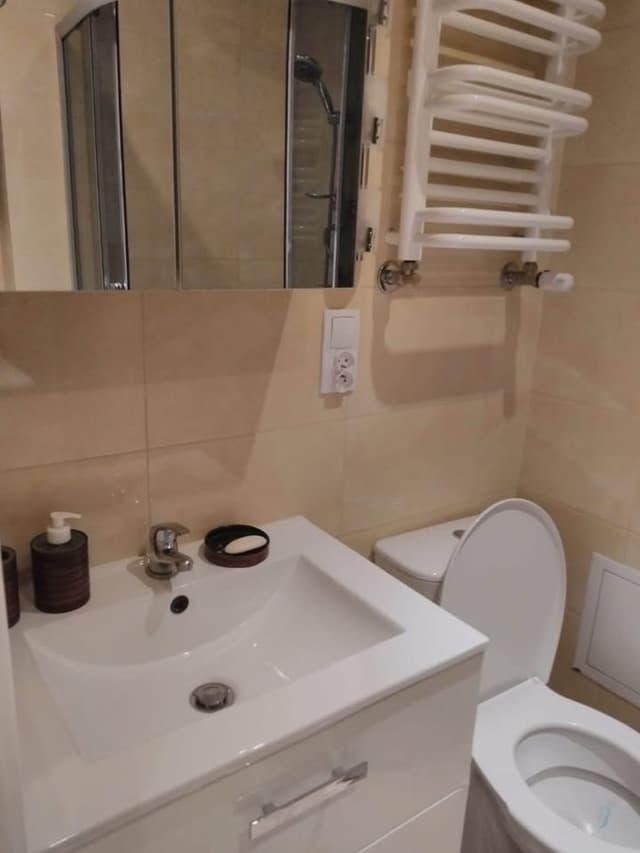 Przestronne 26 m² w sercu Warszawy - Śródmieście - Zdjęcie 4/6
