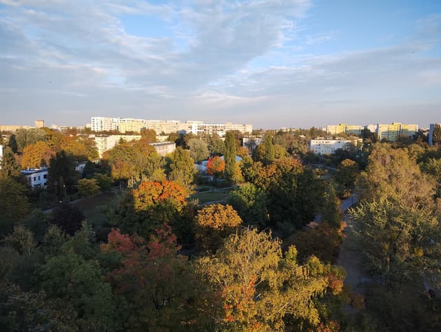 Nowoczesna kawalerka przy metrze z widokiem na park - Zdjęcie 5/7