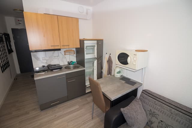 Przytulny pokój z balkonem dla studenta - Psie Pole - Zdjęcie 5/13