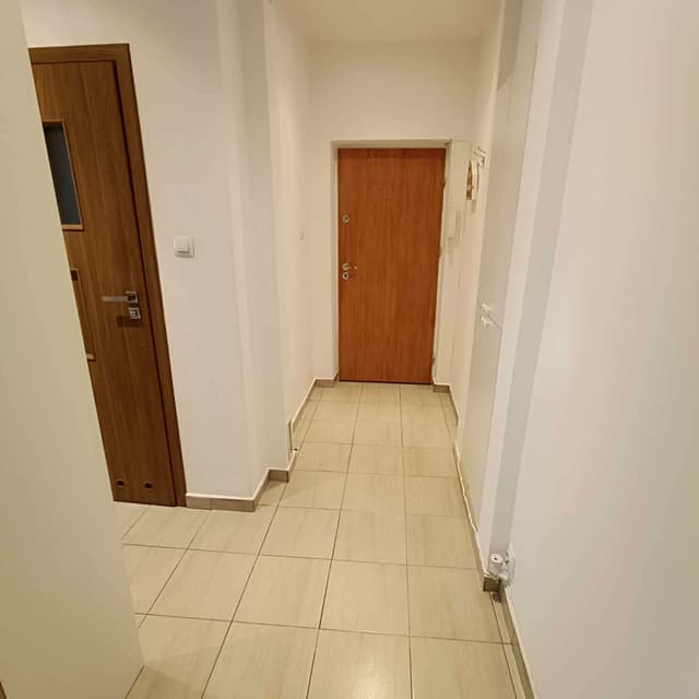 Umeblowane mieszkanie z miejscem parkingowym - Zdjęcie 5/11