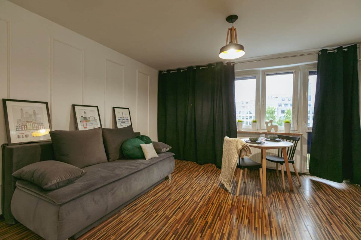 Nowoczesne studio 26m² z balkonem na Woli, blisko metra - Zdjęcie 1/20