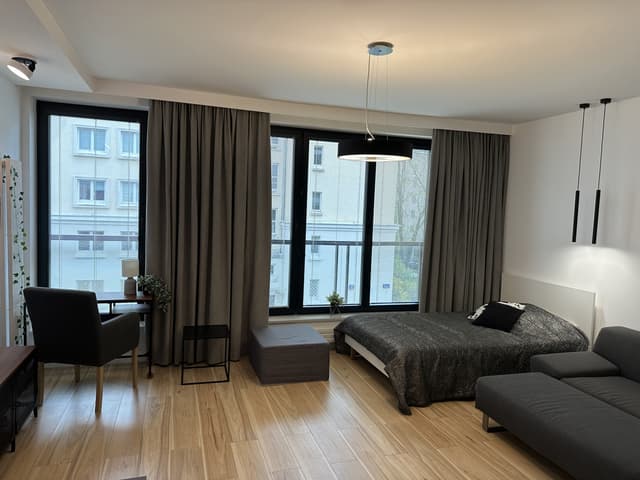 Przestronne 34 m² w centrum Warszawy przy ul. Dzielnej - Zdjęcie 3/12