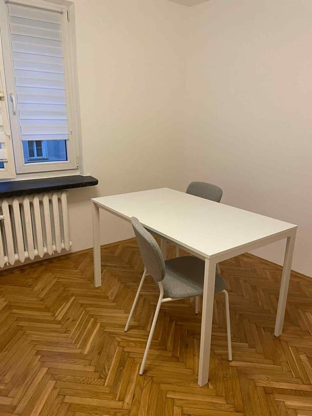 Funkcjonalne mieszkanie przy ul. Juliusza Lea w Krakowie - Zdjęcie 4/12