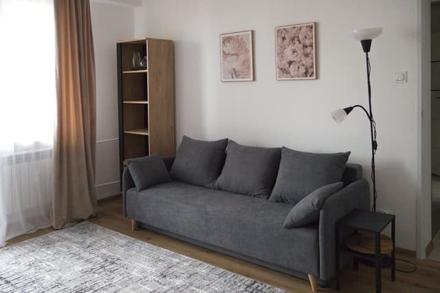 Funkcjonalne mieszkanie do wynajęcia w Warszawie - Zdjęcie 4/12