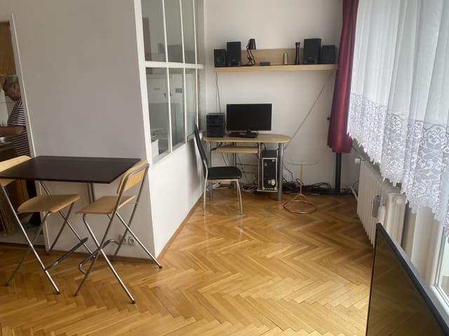Przestronne mieszkanie w atrakcyjnej lokalizacji na Przymorzu - Zdjęcie 2/7