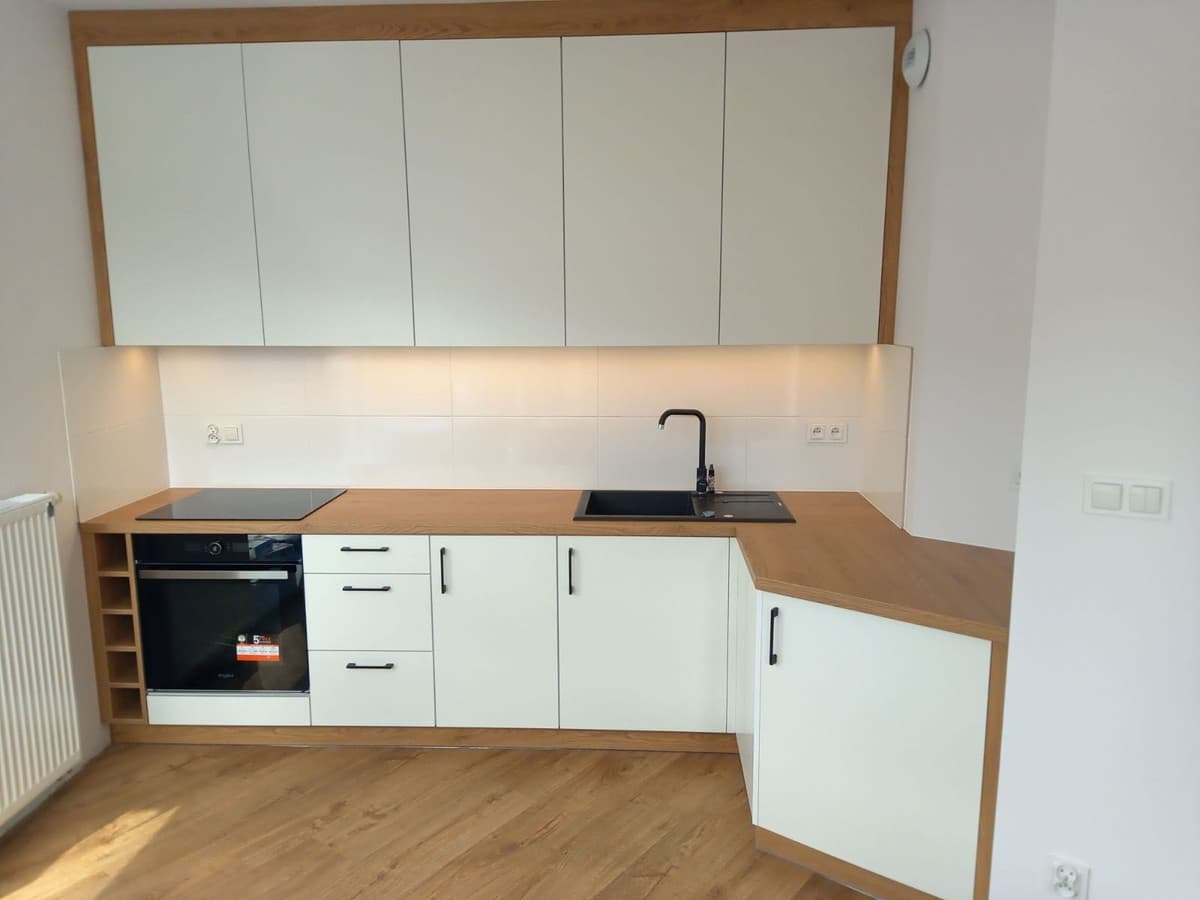 Stylowa kawalerka w sercu Jeżyc - gotowa do zamieszkania - Zdjęcie 1/9