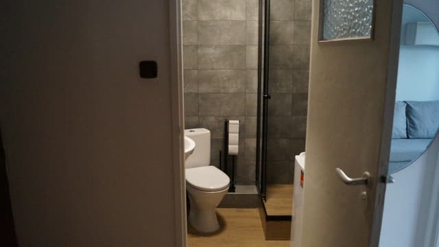 Przytulna kawalerka 25 m² w świetnej lokalizacji - Nowe Miasto - Zdjęcie 5/9