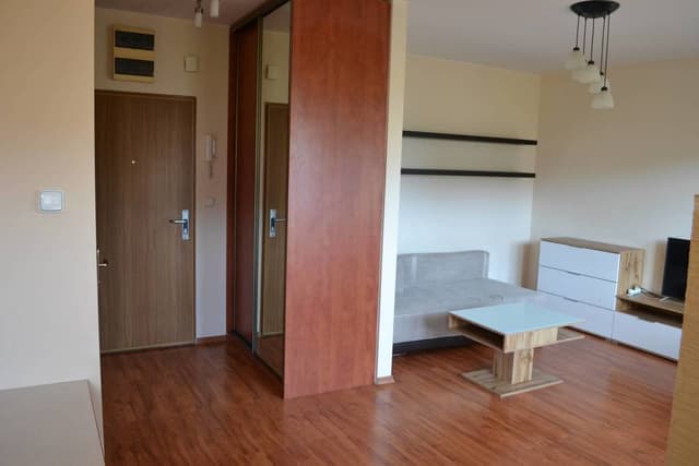 Komfortowe mieszkanie Kabaty z balkonem i windą - Zdjęcie 2/6