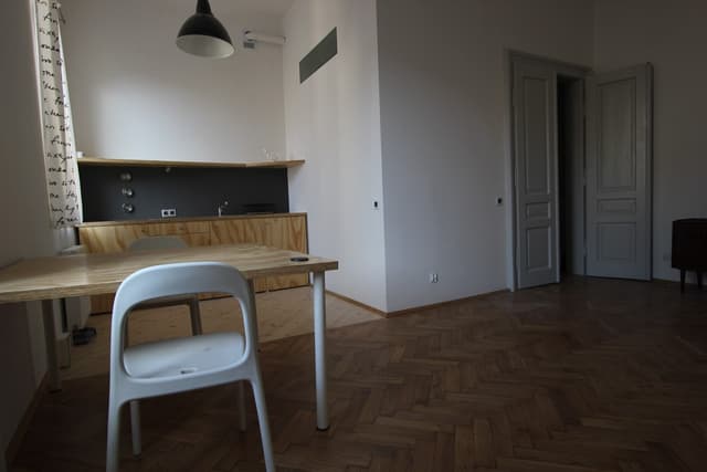 Przestronne mieszkanie w atrakcyjnej części Podgórza - Zdjęcie 3/5