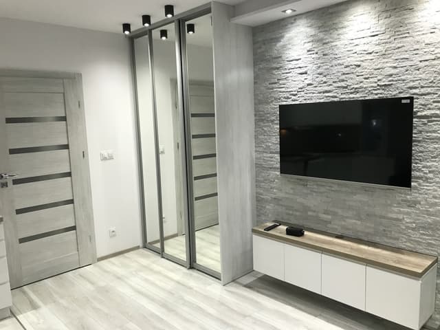Nowoczesna kawalerka w Angel City z klimatyzacją i SPA - Zdjęcie 3/15