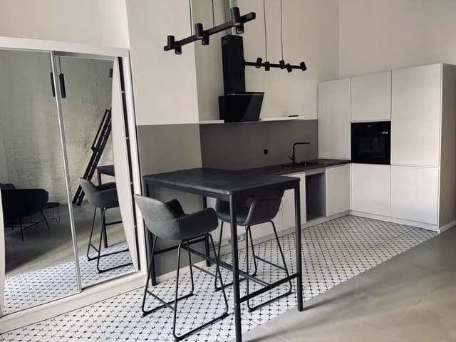 Przytulne 33m² w centrum Łodzi - idealne miejskie lokum - Zdjęcie 3/9